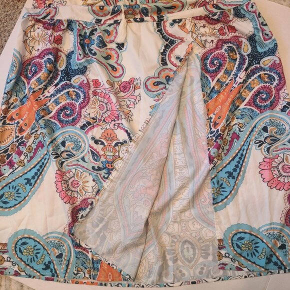 Paisley Print Halter Maxi Dress – Size M (6) - Picture 5 of 10